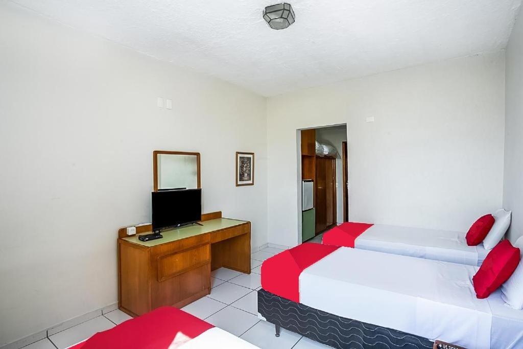 Hotel Interamericana Bagian luar foto